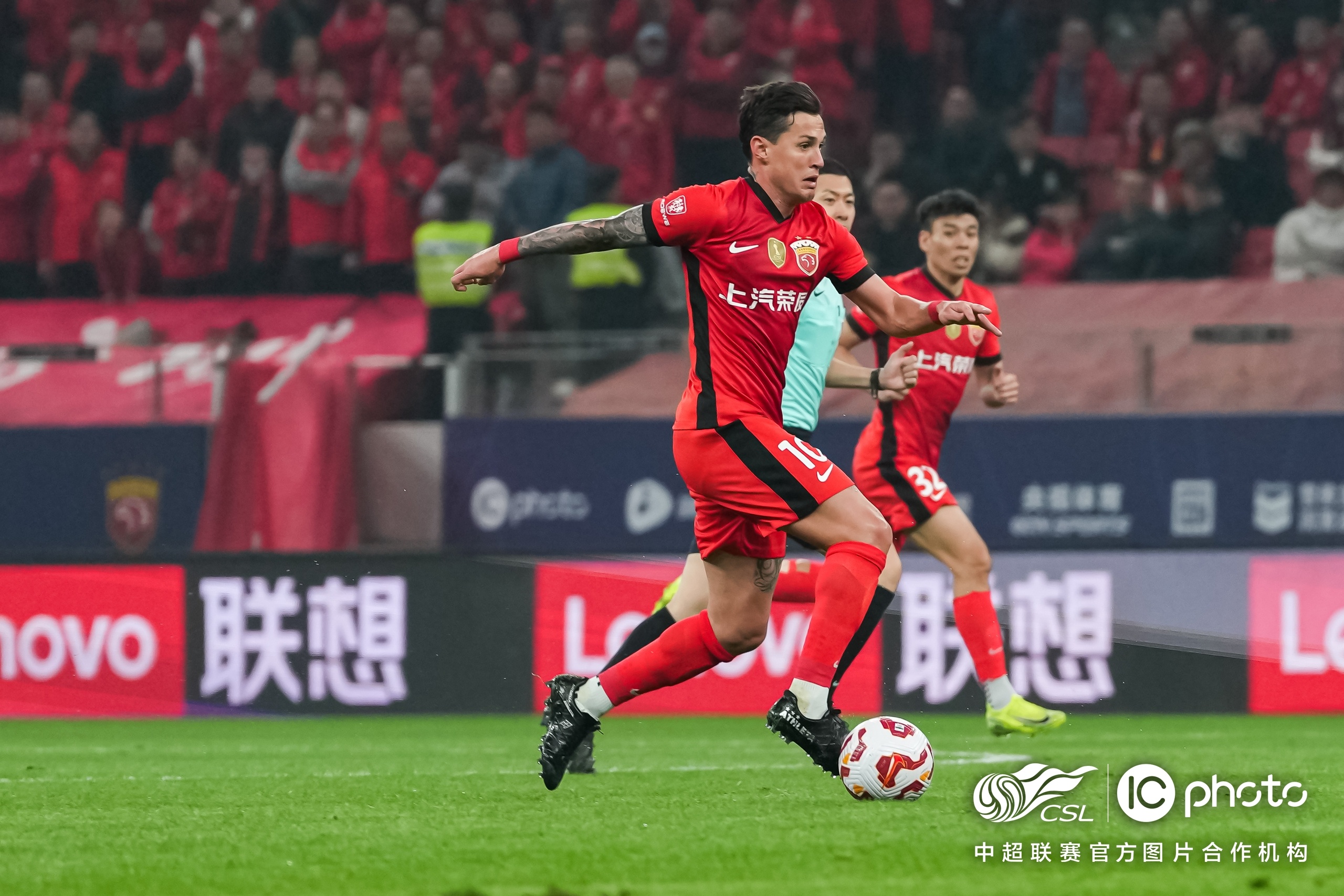 ng南宫包含多伦多猛龙迎法甲关键赛，窗口期防线松动，赛场秩序良好，年轻球员得到机会的词条